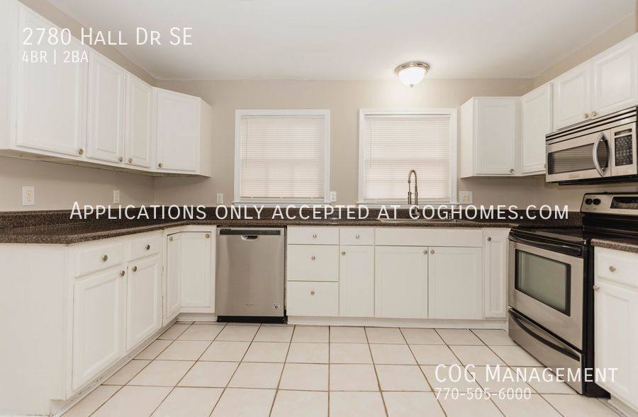 House for rent at 2780 Hall Dr SE, Smyrna, GA 30082