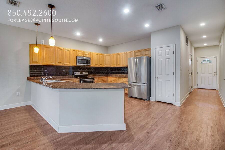 Townhouse for rent at 408 Arbor Lake Dr, Crestview, FL 32536