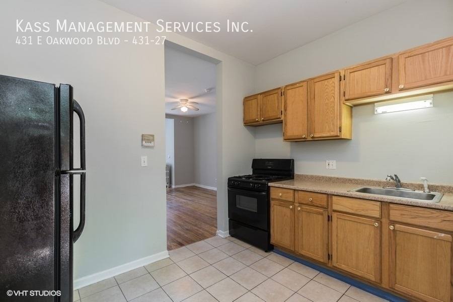 Apartment for rent at 431 E Oakwood Blvd #27, Chicago, IL 60653