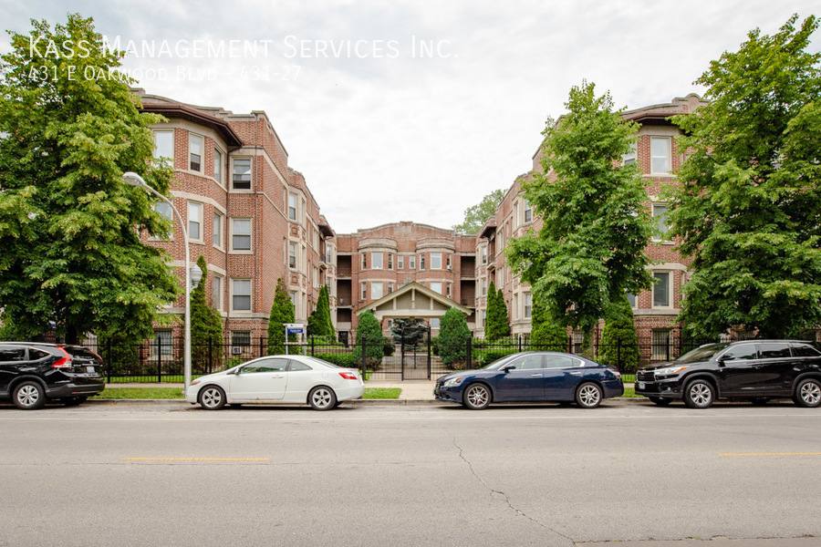 Apartment for rent at 431 E Oakwood Blvd #27, Chicago, IL 60653