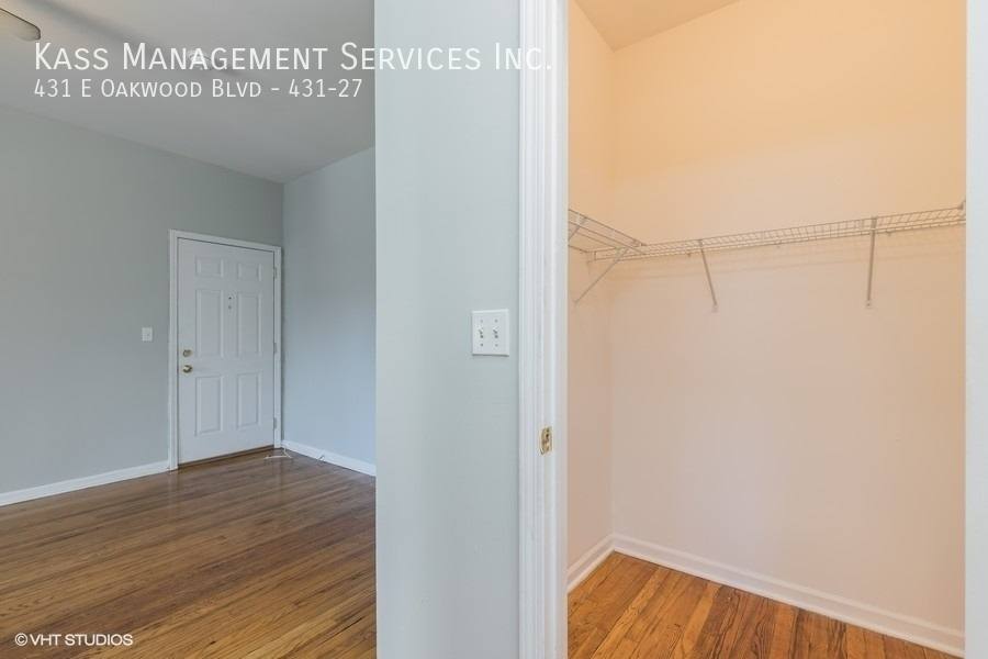 Apartment for rent at 431 E Oakwood Blvd #27, Chicago, IL 60653