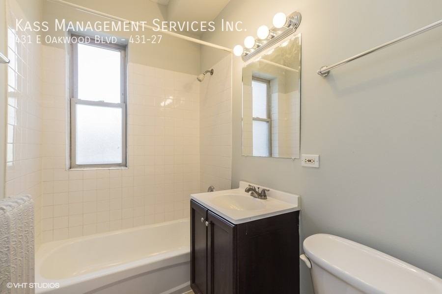 Apartment for rent at 431 E Oakwood Blvd #27, Chicago, IL 60653
