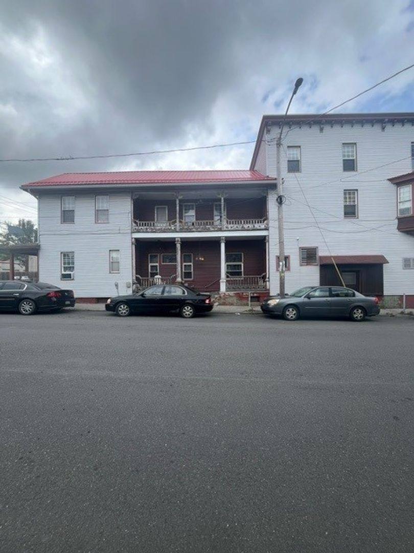 Apartment for rent at 4 Spring Garden St, Lansford, PA 18232