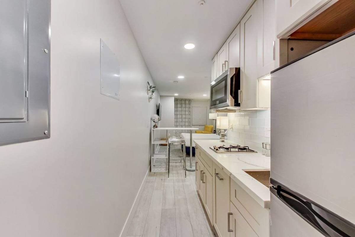 Apartment for rent at 565 Page St, San Francisco, CA 94117