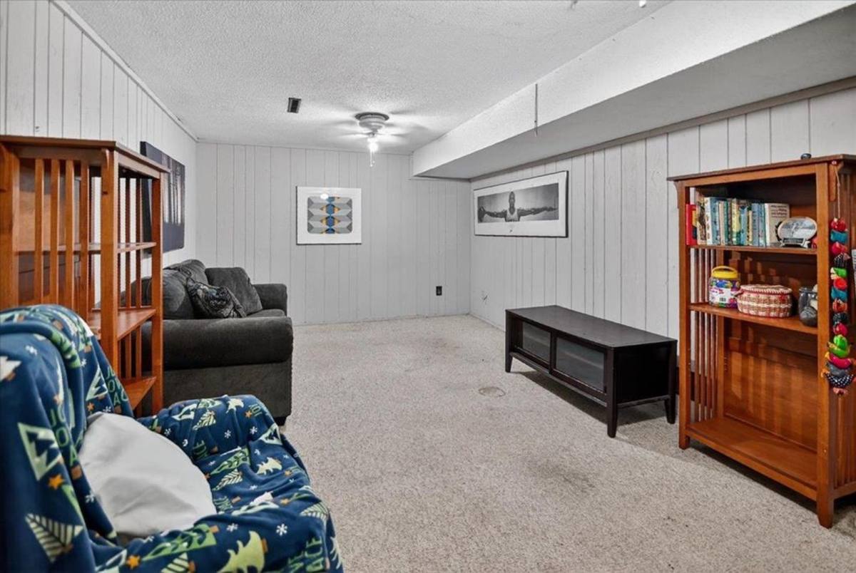 Apartment for rent at 5216-5218 Shorecrest Dr, Middleton, WI 53562