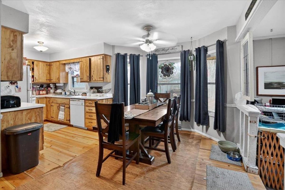 Apartment for rent at 5216-5218 Shorecrest Dr, Middleton, WI 53562