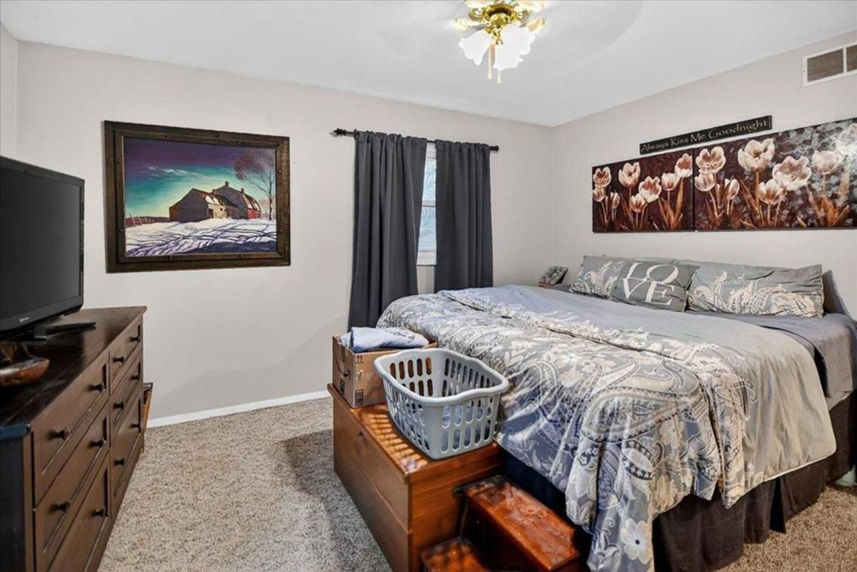 Apartment for rent at 5216-5218 Shorecrest Dr, Middleton, WI 53562