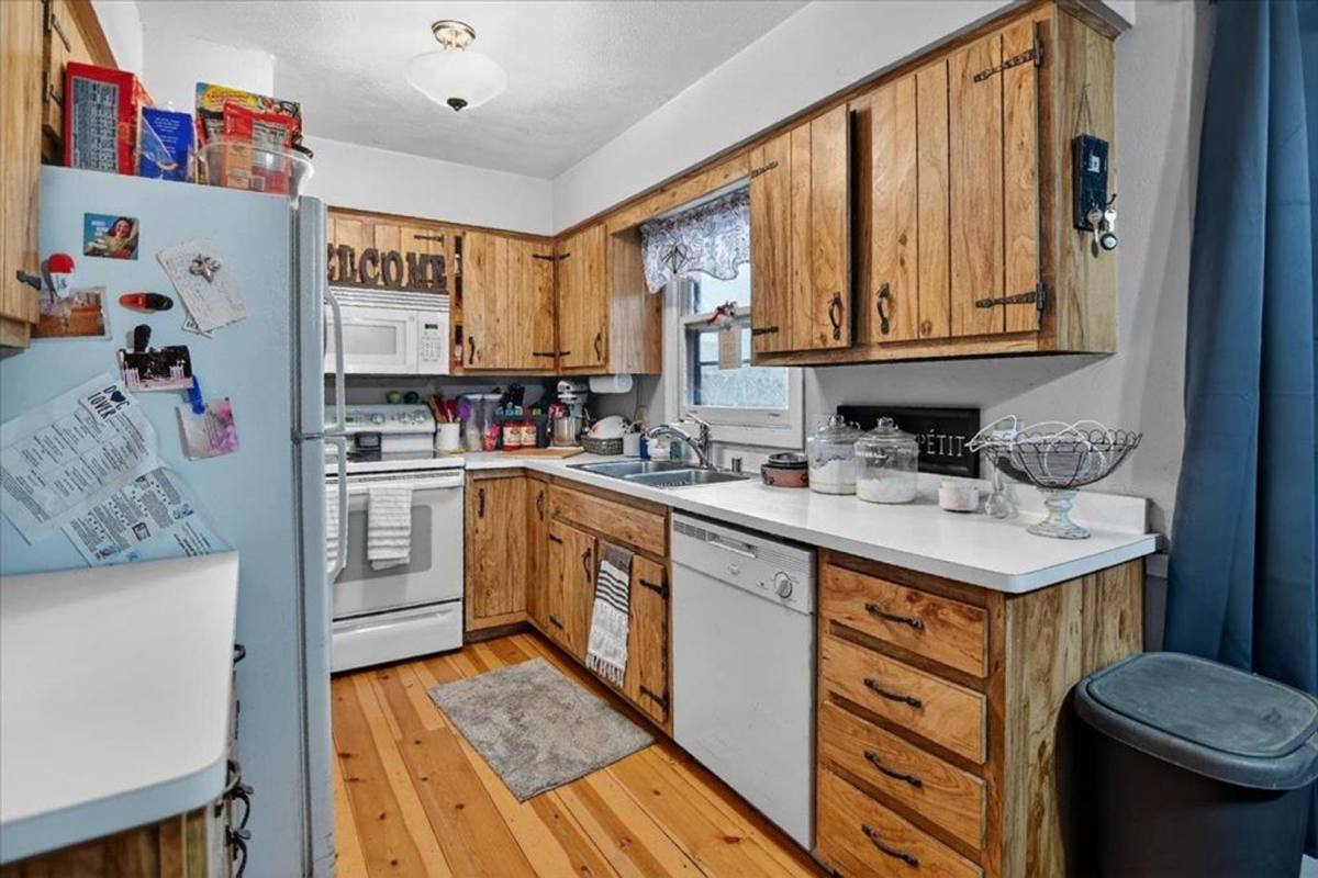 Apartment for rent at 5216-5218 Shorecrest Dr, Middleton, WI 53562