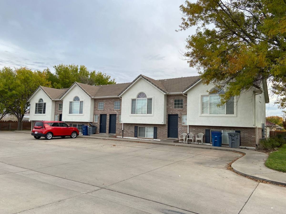 Townhouse for rent at 640 N 2720 E, Saint George, UT 84790
