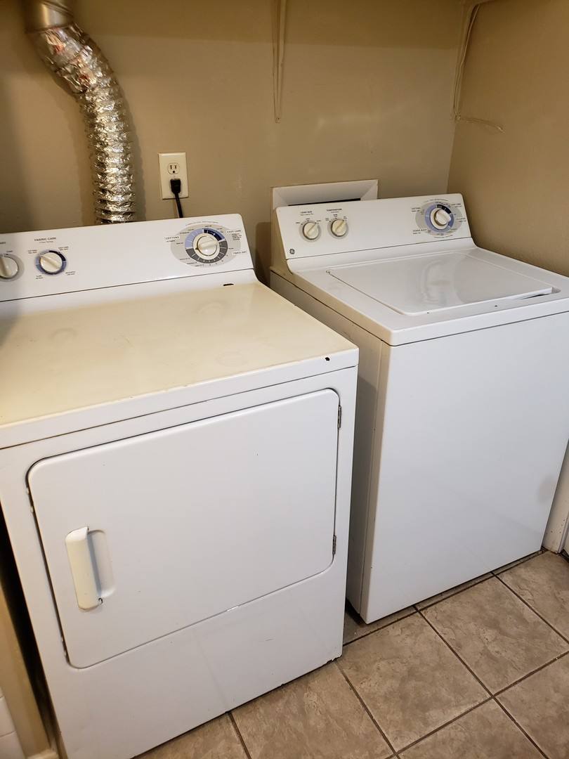 Apartment for rent at 230 Fairway Dr, Bloomington, IL 61701