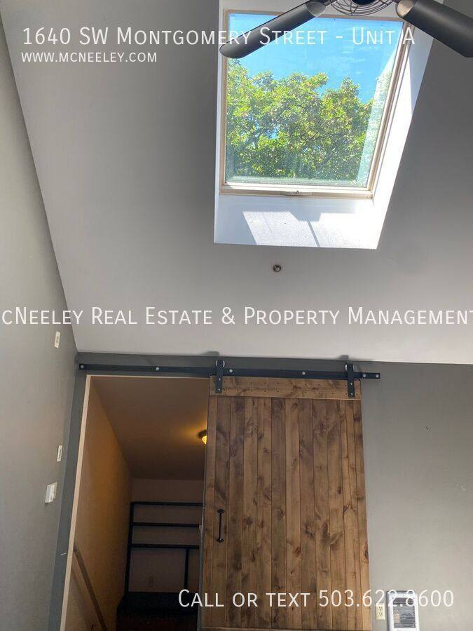 Condo for rent at 1640 SW Montgomery St #A, Portland, OR 97201