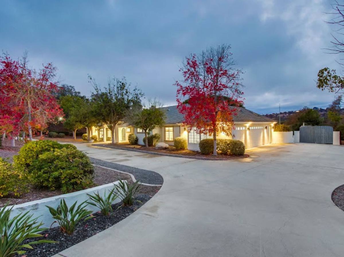 House for rent at 4124 Stonebridge Lane, Rancho Santa Fe, CA 92091
