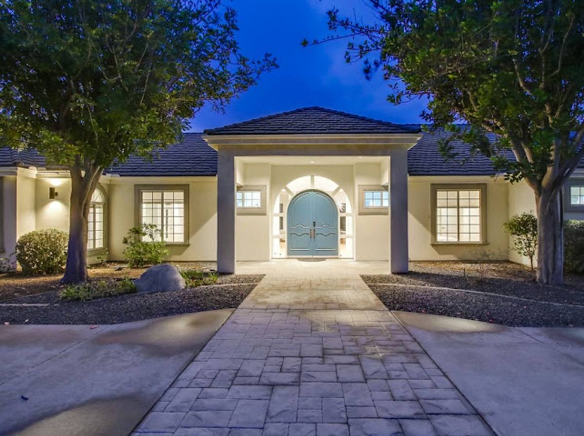 House for rent at 4124 Stonebridge Lane, Rancho Santa Fe, CA 92091