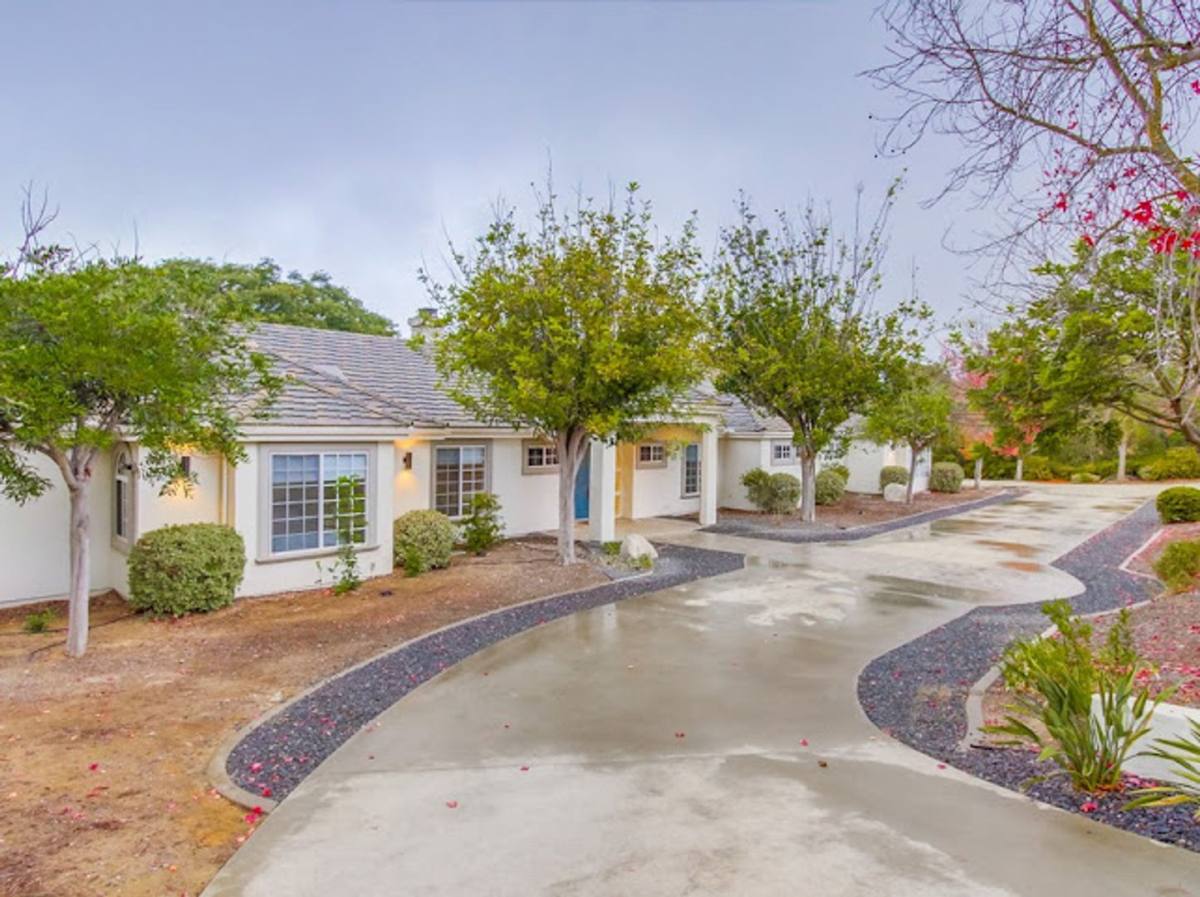 House for rent at 4124 Stonebridge Lane, Rancho Santa Fe, CA 92091