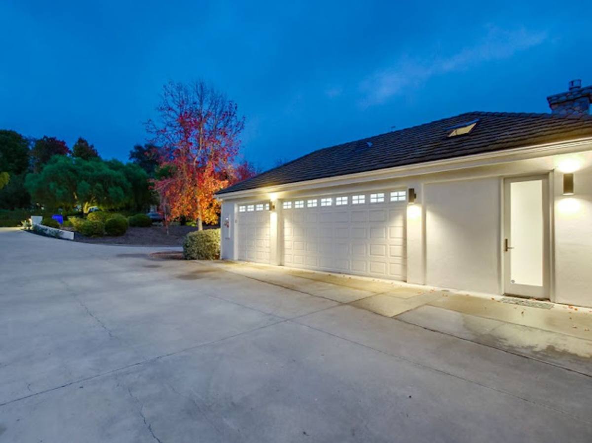House for rent at 4124 Stonebridge Lane, Rancho Santa Fe, CA 92091