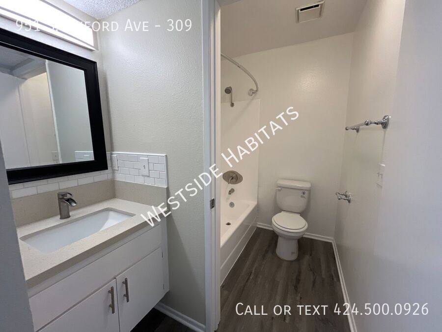 Apartment for rent at 951 S Oxford Ave #309, Los Angeles, CA 90006