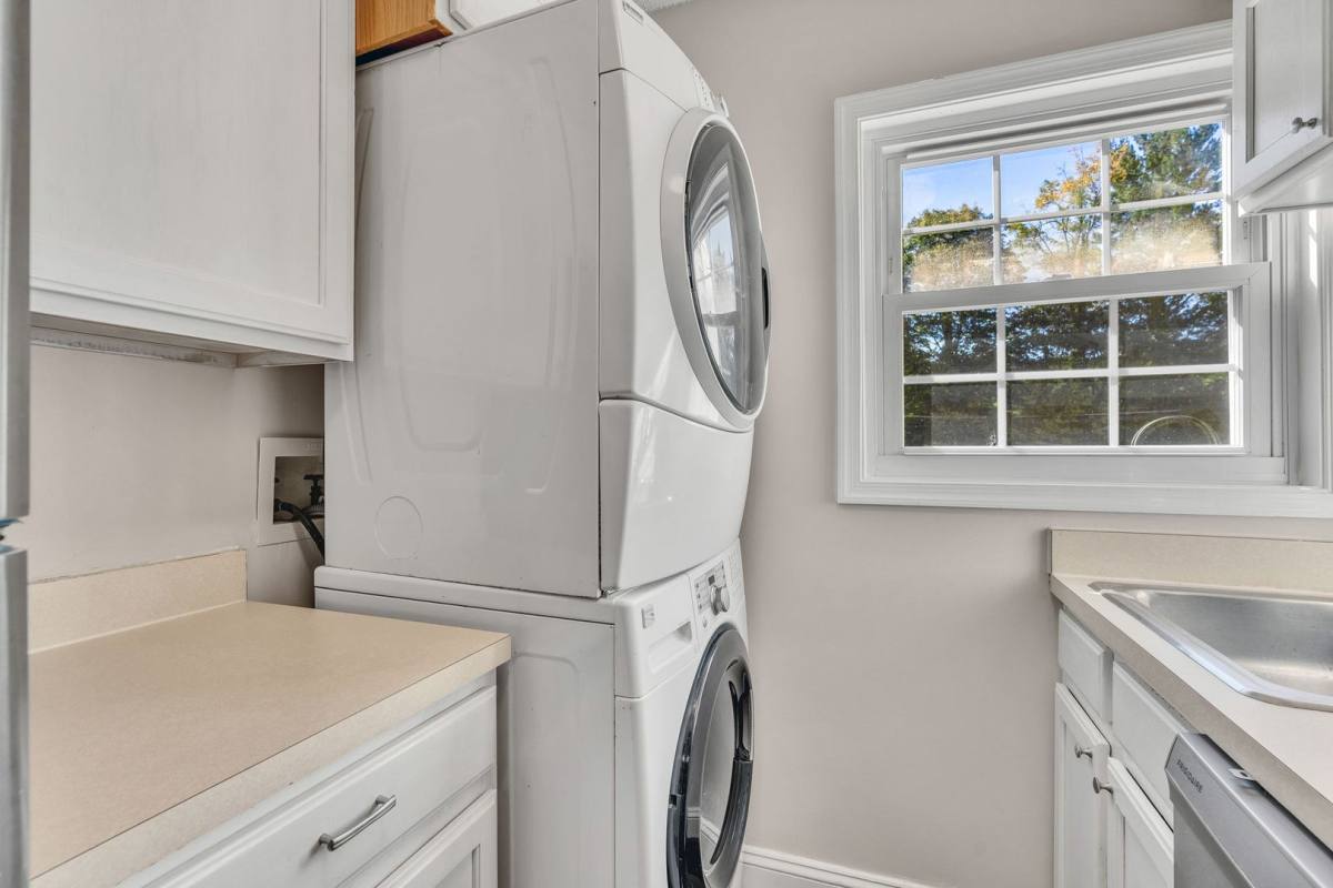 House for rent at 2237 Farrington Ave, Alexandria, VA 22303