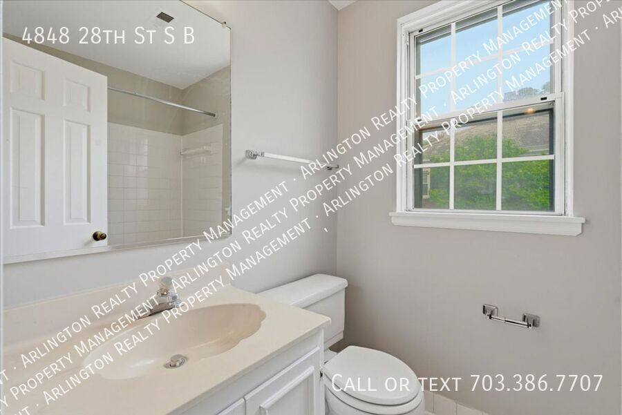 House for rent at 4848 28th St S #B, Arlington, VA 22206