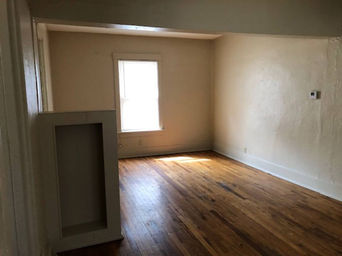 Apartment for rent at 861 865 S, Lincoln, NE 68510