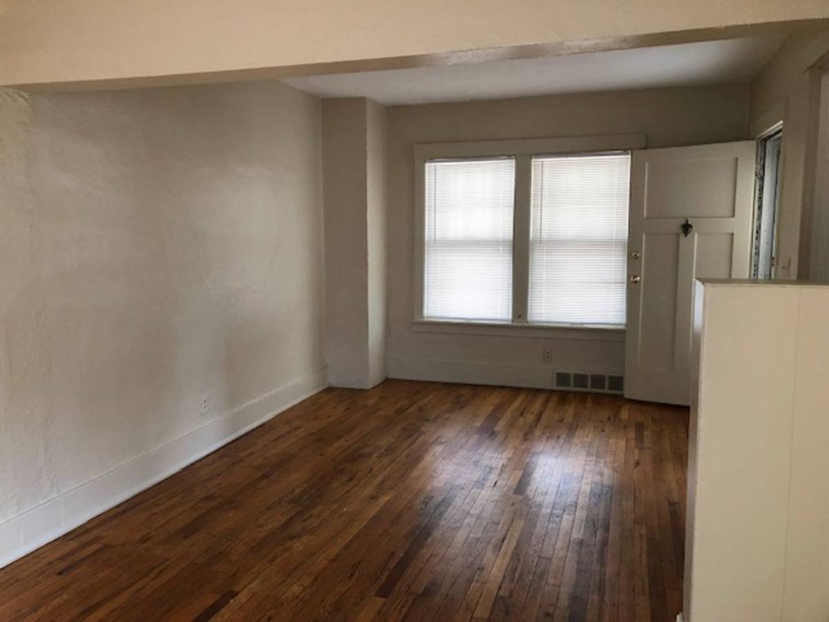 Apartment for rent at 861 865 S, Lincoln, NE 68510