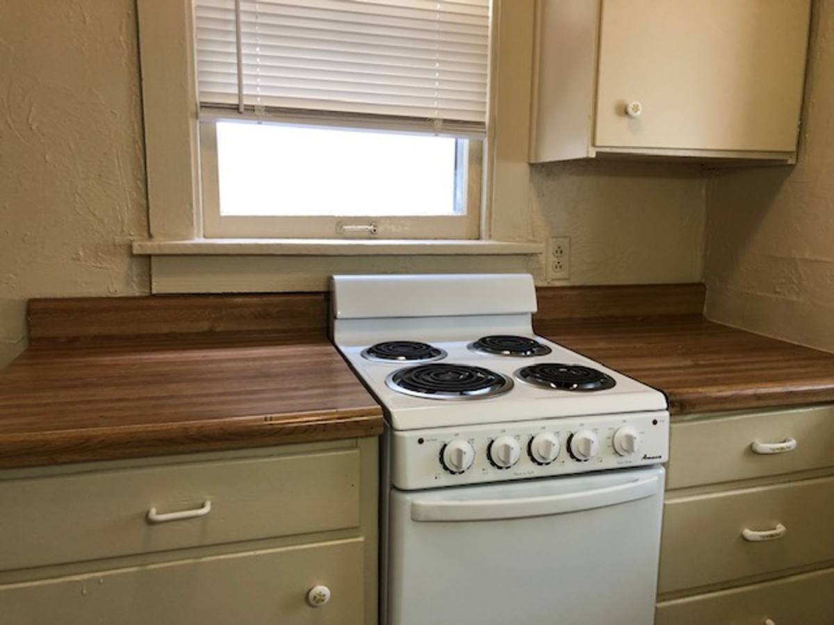 Apartment for rent at 861 865 S, Lincoln, NE 68510