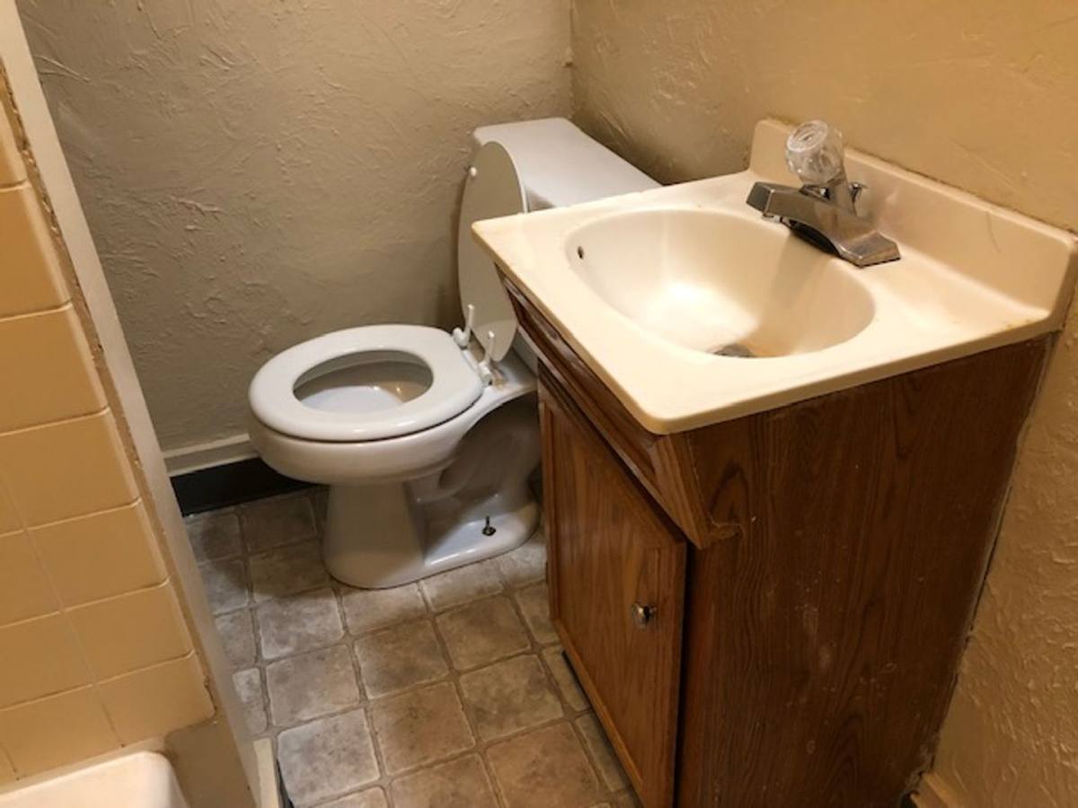 Apartment for rent at 861 865 S, Lincoln, NE 68510