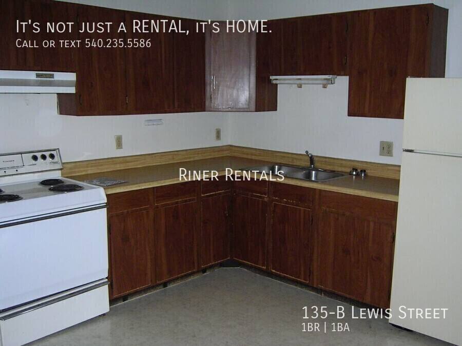 House for rent at 135-B Lewis St, Harrisonburg, VA 22801