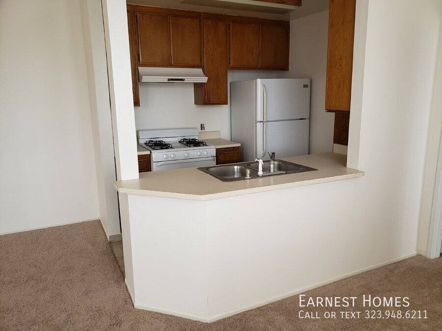 Apartment for rent at 3626 Empire Dr #5, Los Angeles, CA 90034