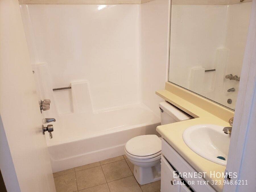 Apartment for rent at 3626 Empire Dr #5, Los Angeles, CA 90034