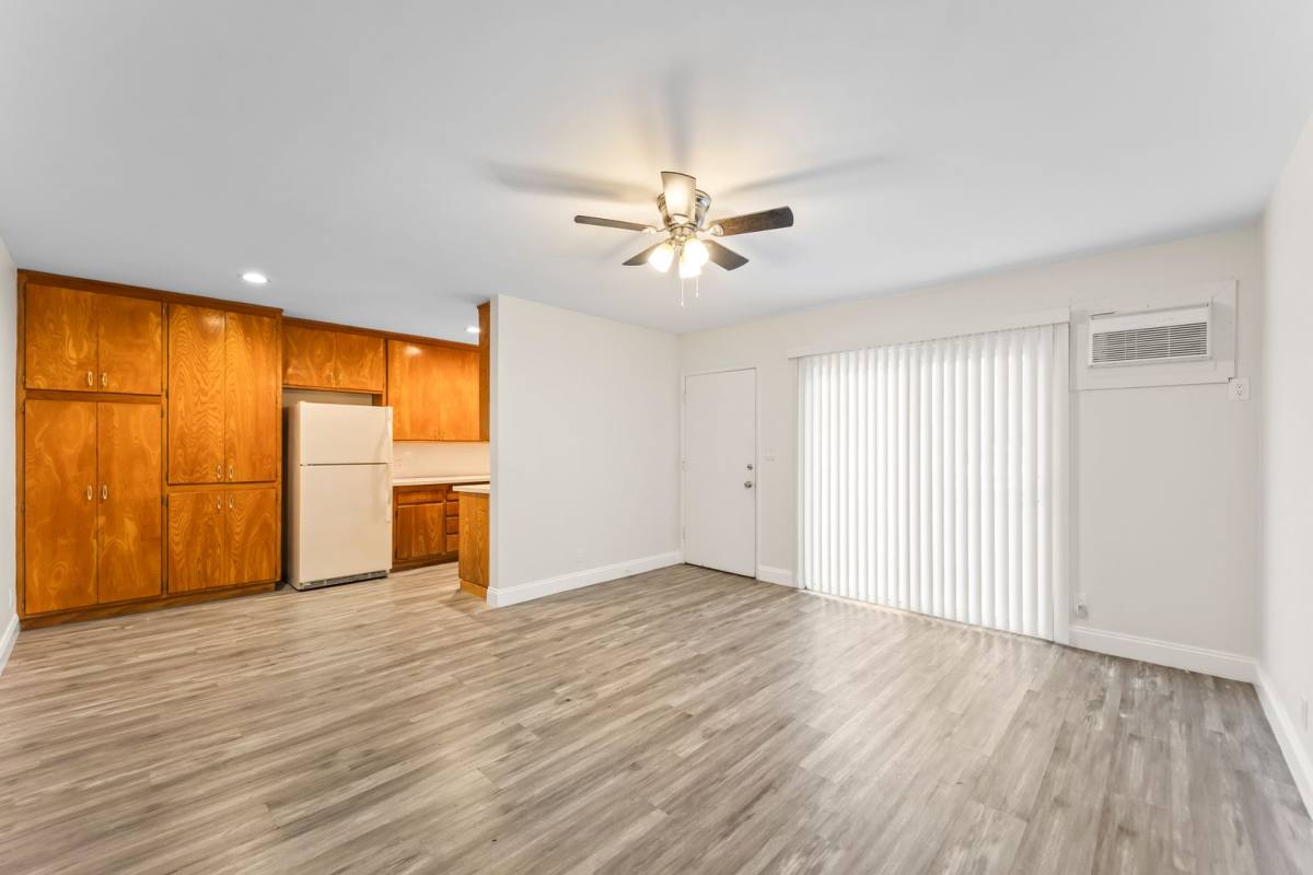 Apartment for rent at 14525 Albers St, Van Nuys, CA 91411