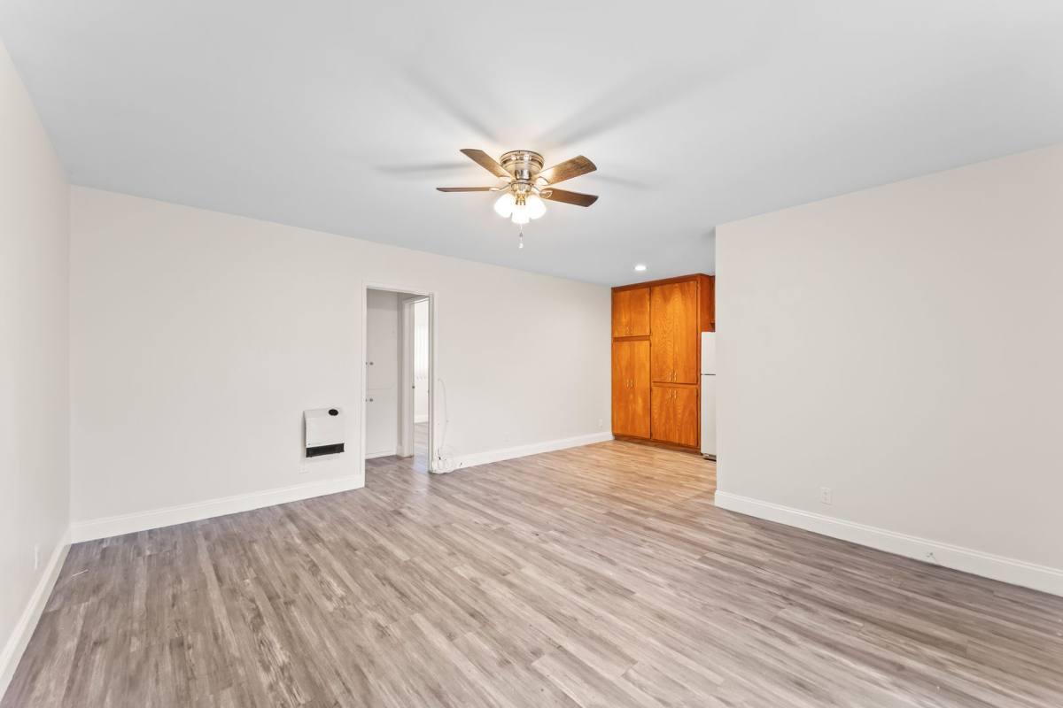 Apartment for rent at 14525 Albers St, Van Nuys, CA 91411