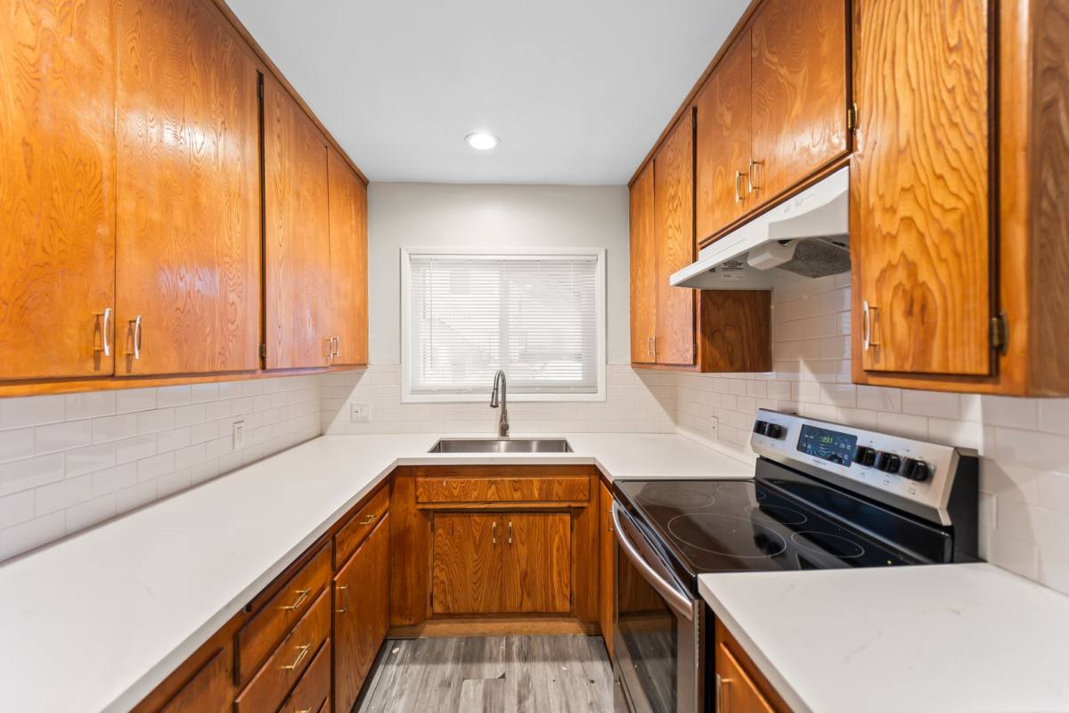 Apartment for rent at 14525 Albers St, Van Nuys, CA 91411