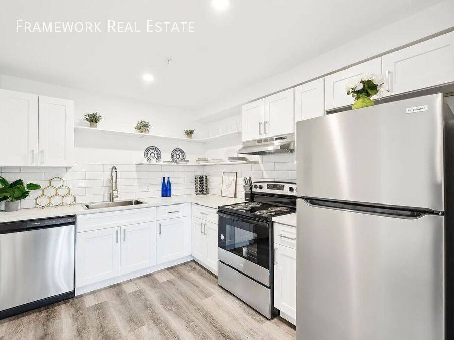 Apartment for rent at 11800 E Colfax Ave #220, Aurora, CO 80010