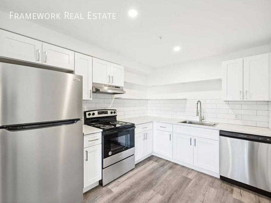 Apartment for rent at 11800 E Colfax Ave #220, Aurora, CO 80010