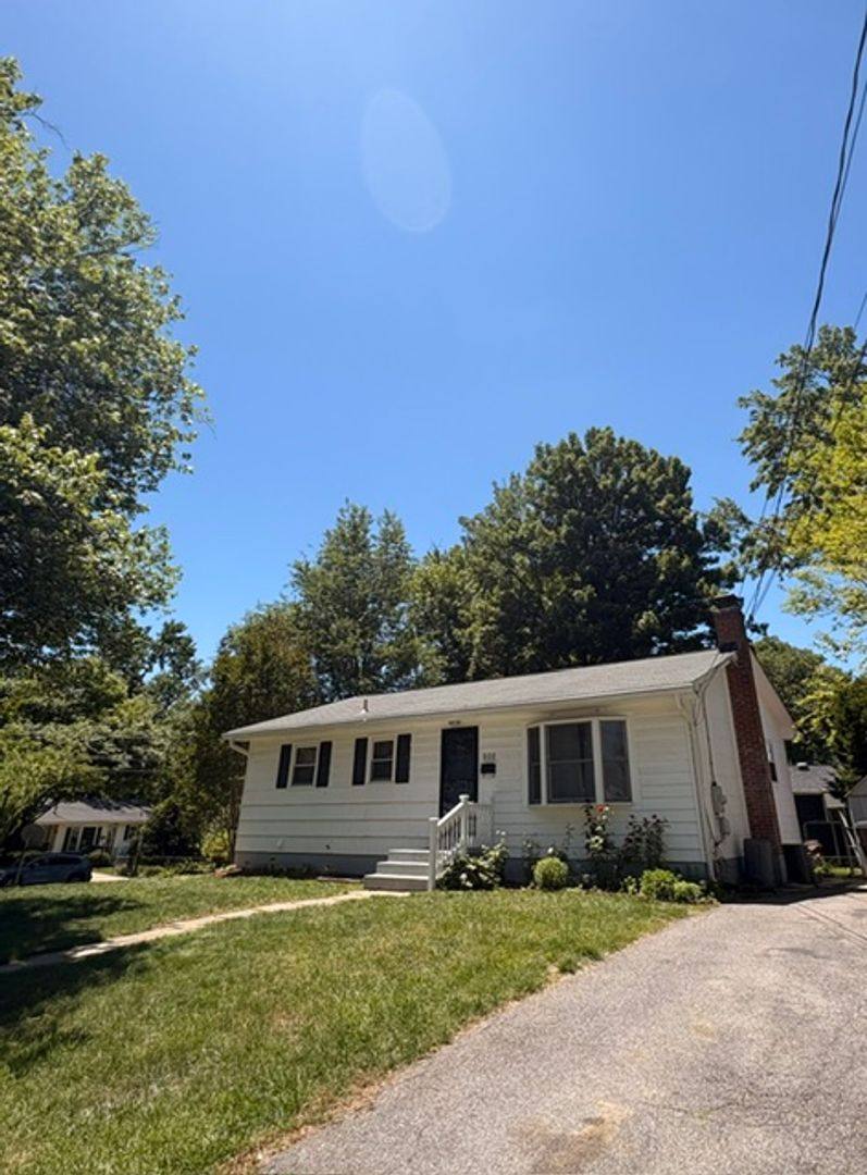 House for rent at 900 Neal Dr, Rockville, MD 20850