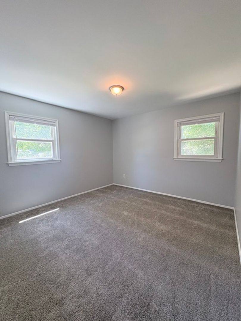 House for rent at 900 Neal Dr, Rockville, MD 20850