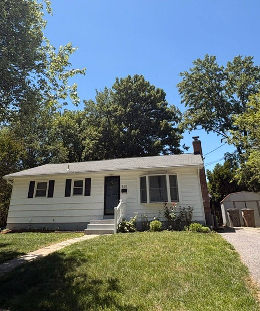 House for rent at 900 Neal Dr, Rockville, MD 20850