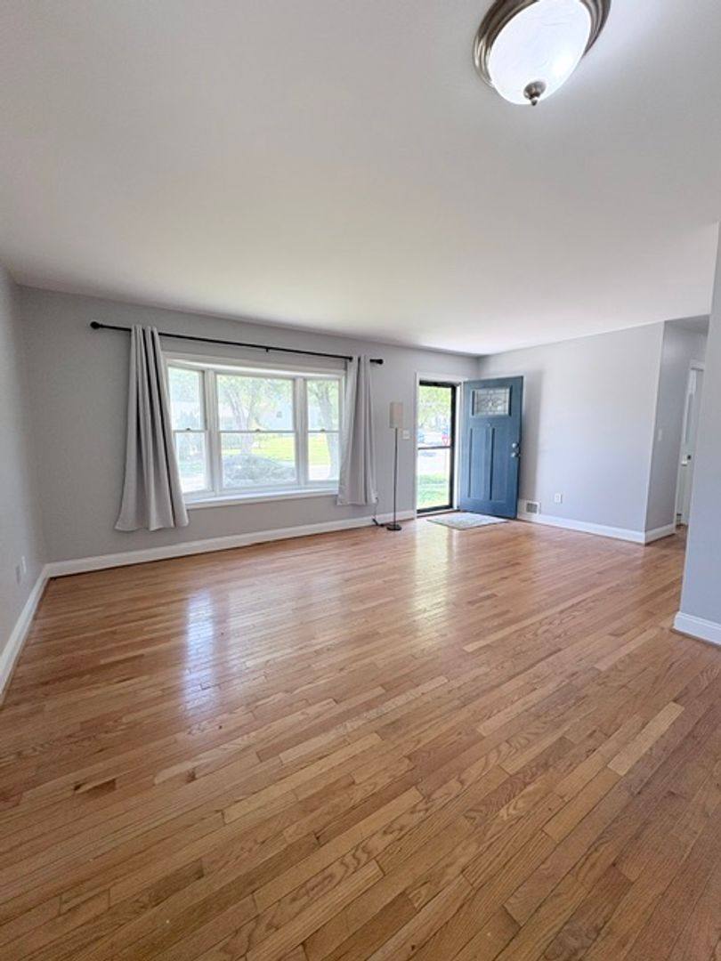 House for rent at 900 Neal Dr, Rockville, MD 20850