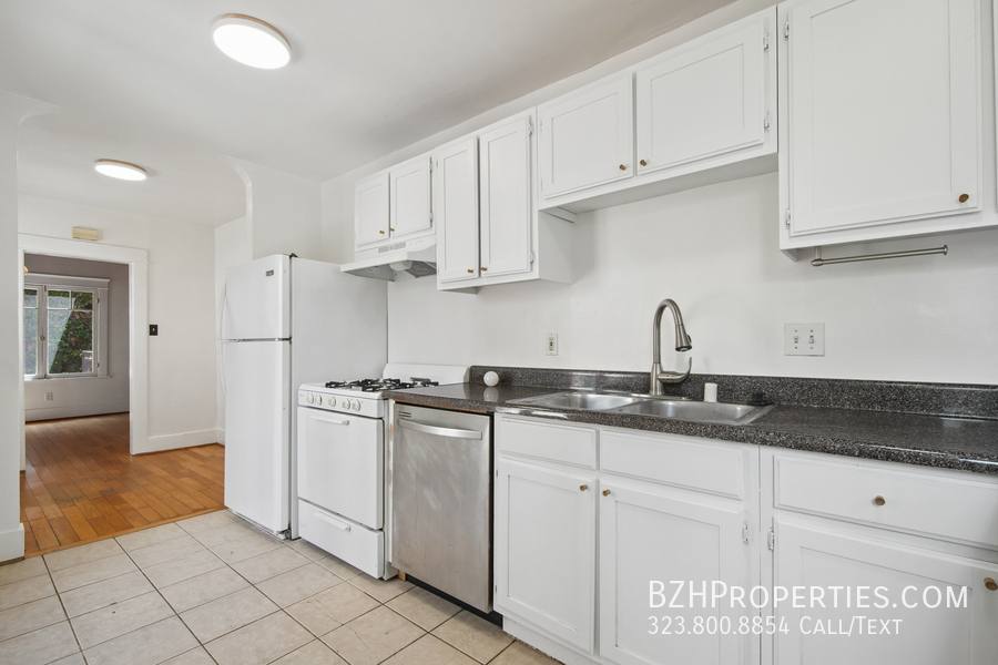 Apartment for rent at 2515 Elsinore St, Los Angeles, CA 90026