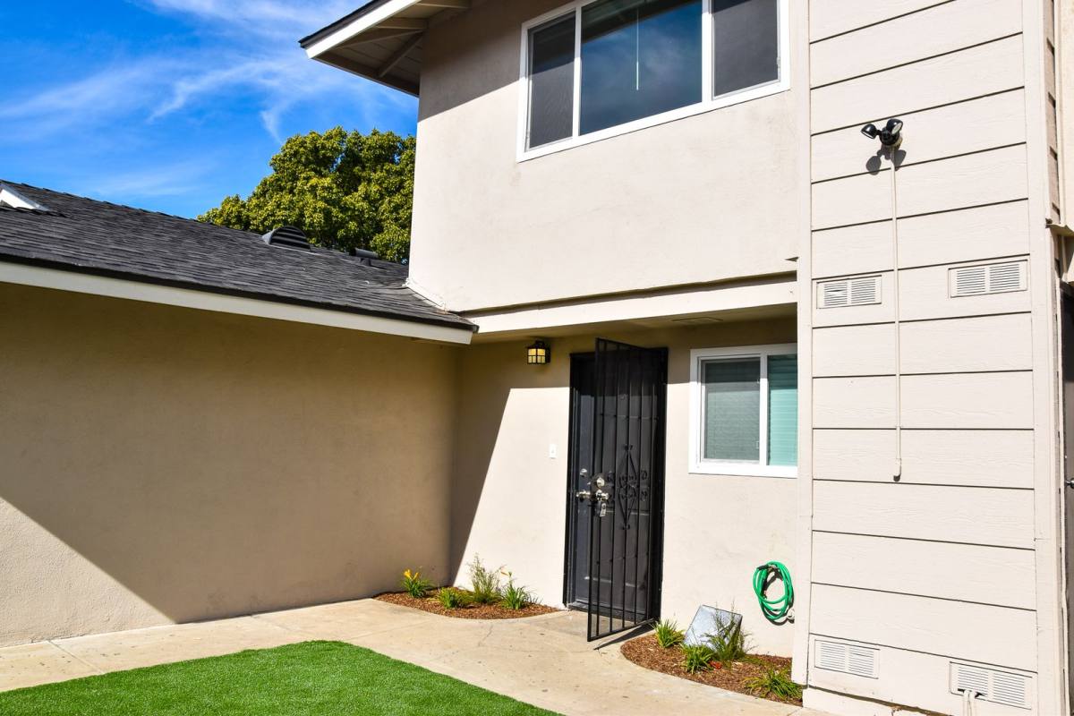 Apartment for rent at 815 N Olive, Orange, CA 92867