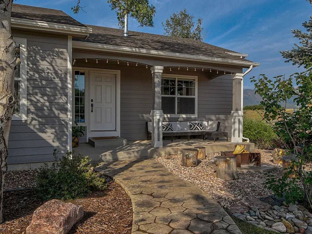 House for rent at 15692 Paiute Circle, Monument, CO 80132