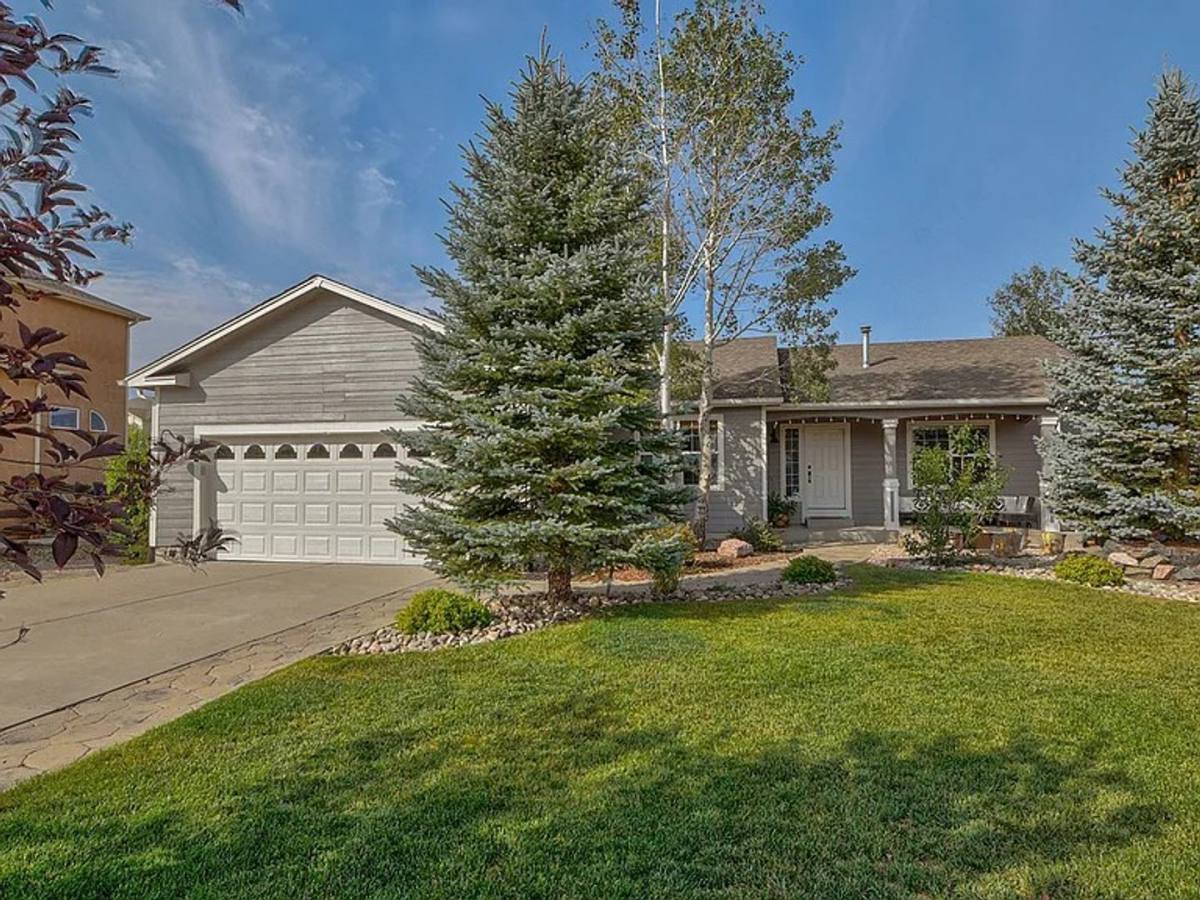 House for rent at 15692 Paiute Circle, Monument, CO 80132