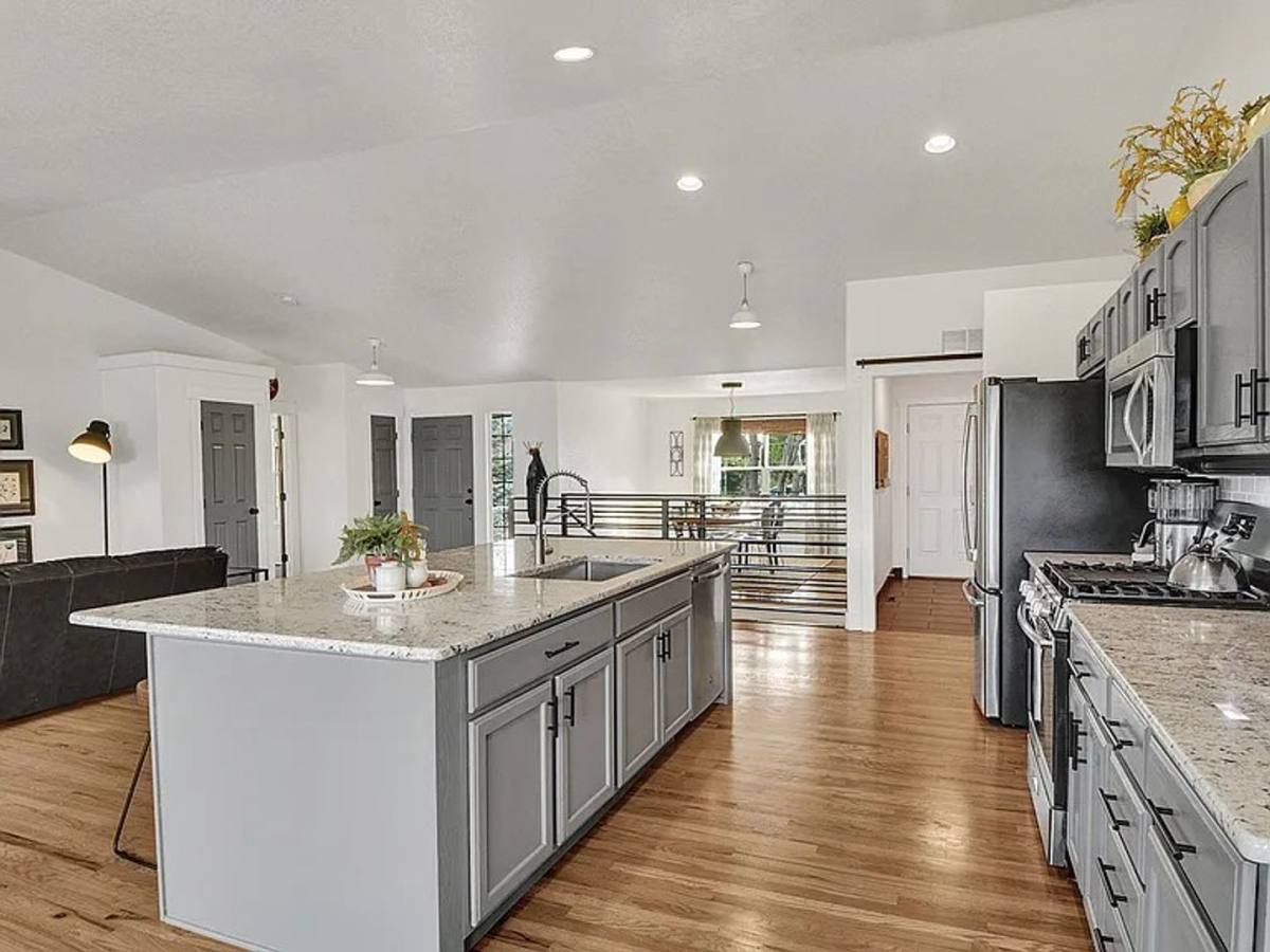 House for rent at 15692 Paiute Circle, Monument, CO 80132