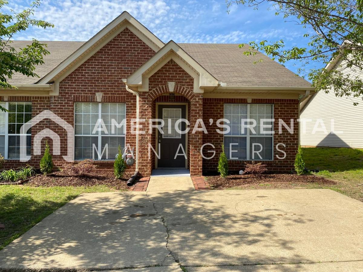 Townhouse for rent at 2819 Southwood Lane, Bessemer, AL 35022