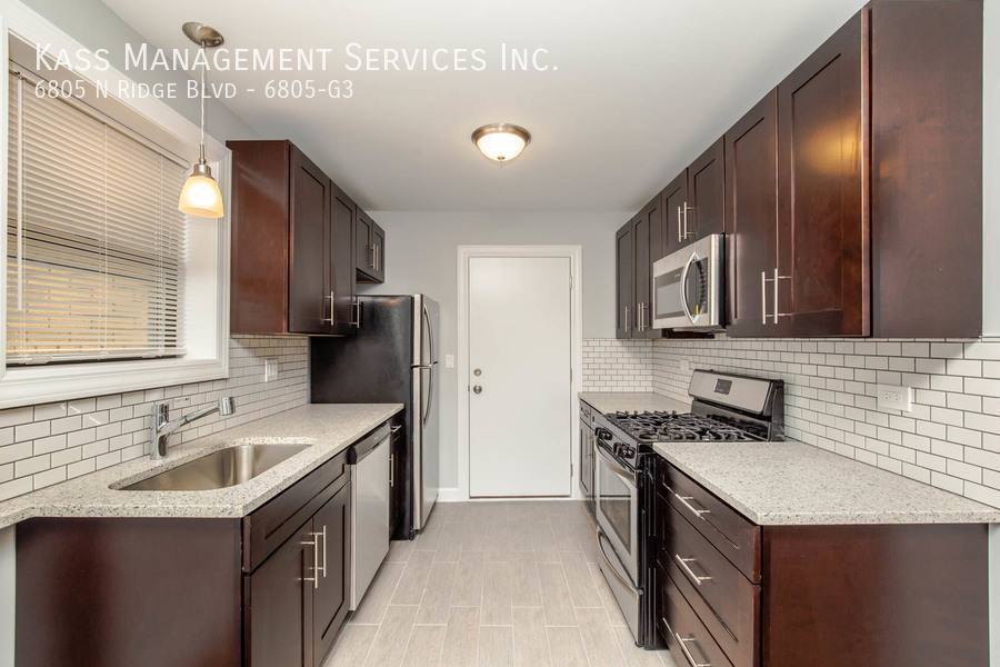 Apartment for rent at 6805 N Ridge Blvd #G3, Chicago, IL 60645