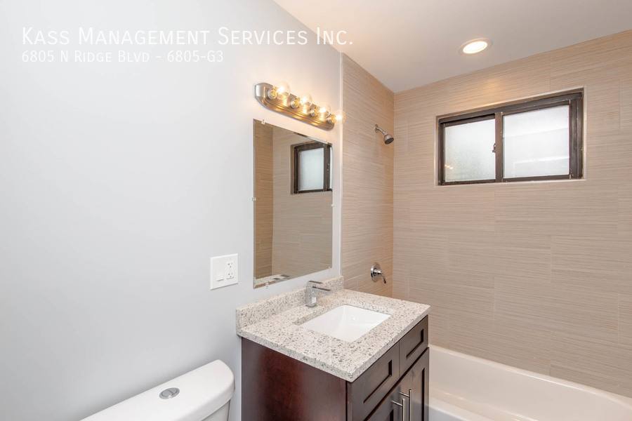 Apartment for rent at 6805 N Ridge Blvd #G3, Chicago, IL 60645