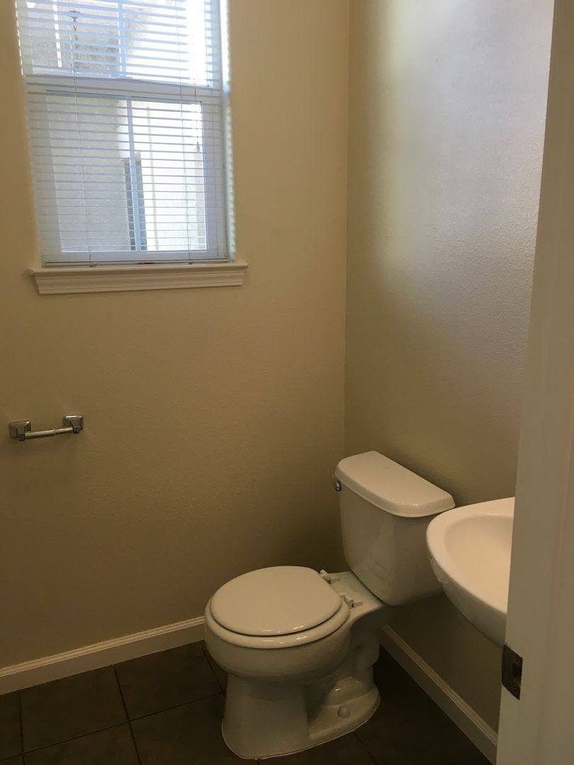 House for rent at 2151 Vienna Way, Redding, CA 96002