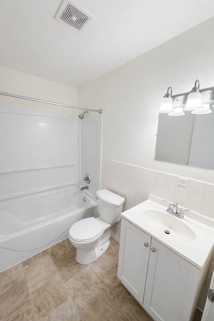 Apartment for rent at 725 32nd Ave N, Saint Cloud, MN 56303