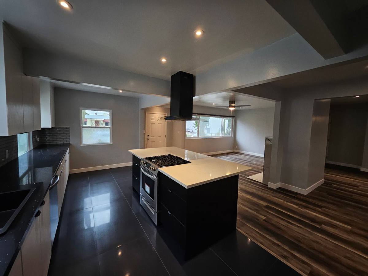 House for rent at 1417 N Evergreen St, Burbank, CA 91505