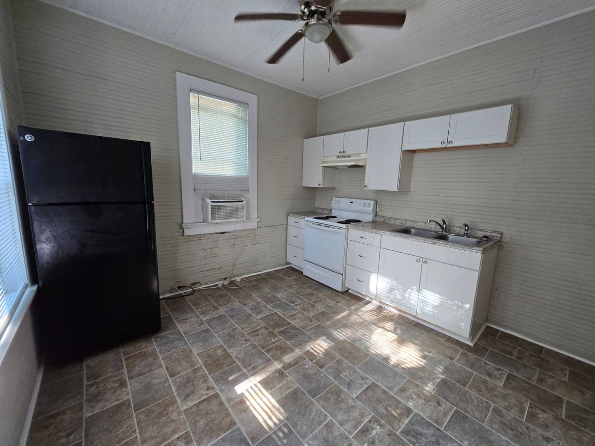 Apartment for rent at 2300-2302 Plum St, Montgomery, AL 36107